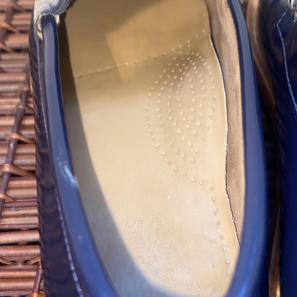 G.H. Bass & Co. navy blue Leather Weejuns 6.5 - Picture 5 of 9